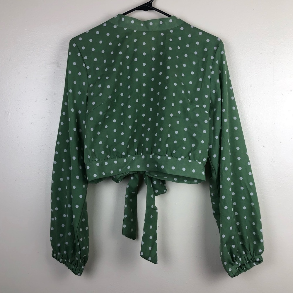 NWT Boohoo Petite High Neck Tie Back Spot Blouse - Picture 1 of 6